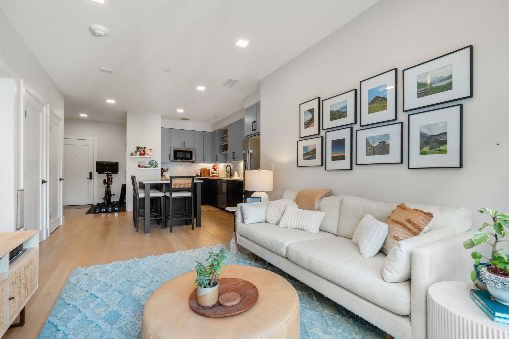 287 Maverick St 309