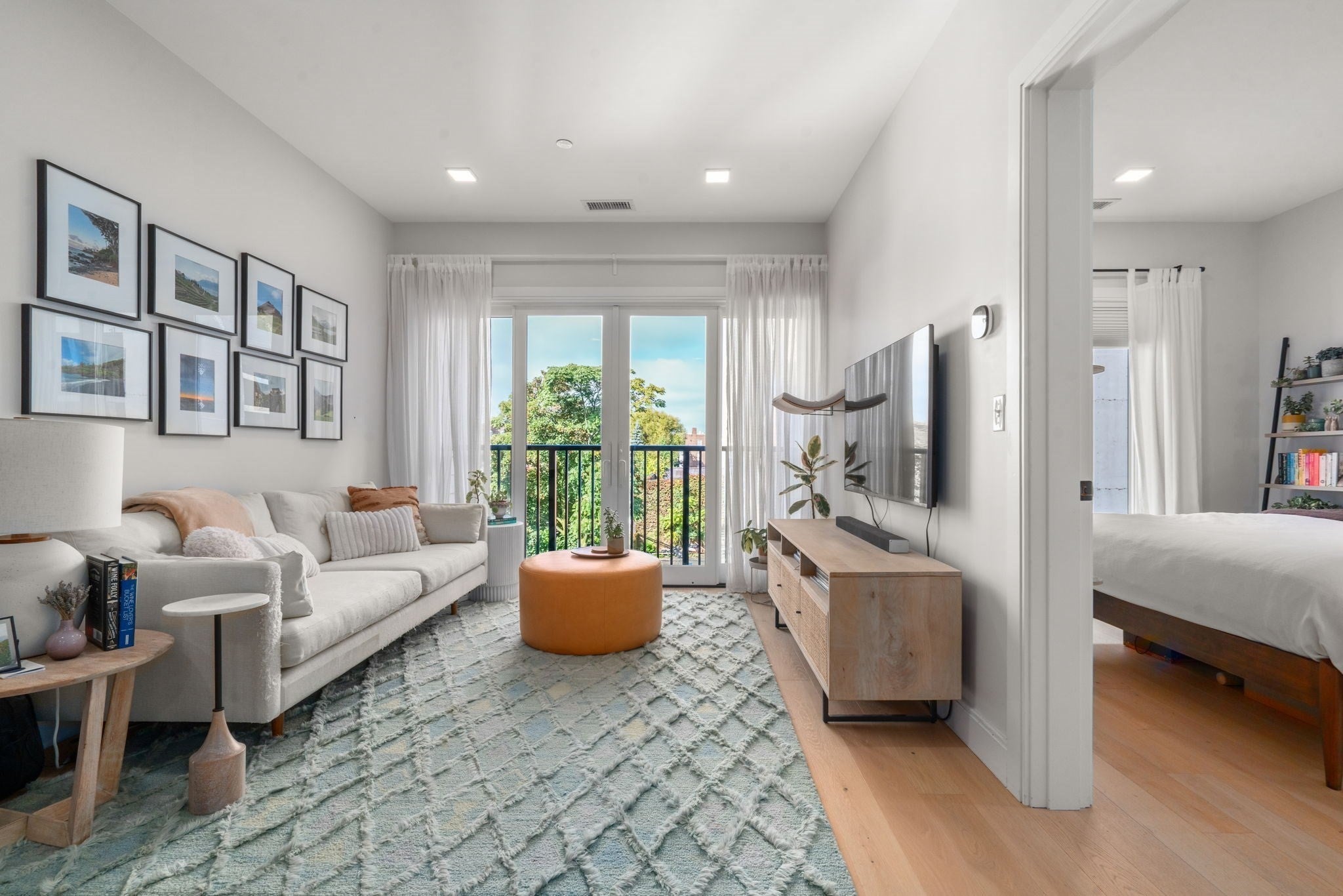 287 Maverick St 309