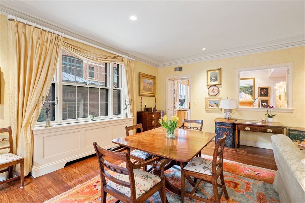 101 Chestnut Street E