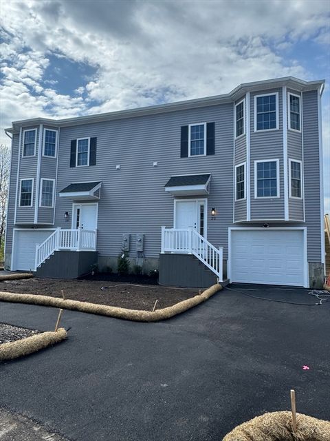 22-24 Snowberry Cir Worcester MA 01607