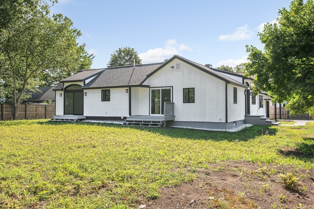 10 Gassett Rd