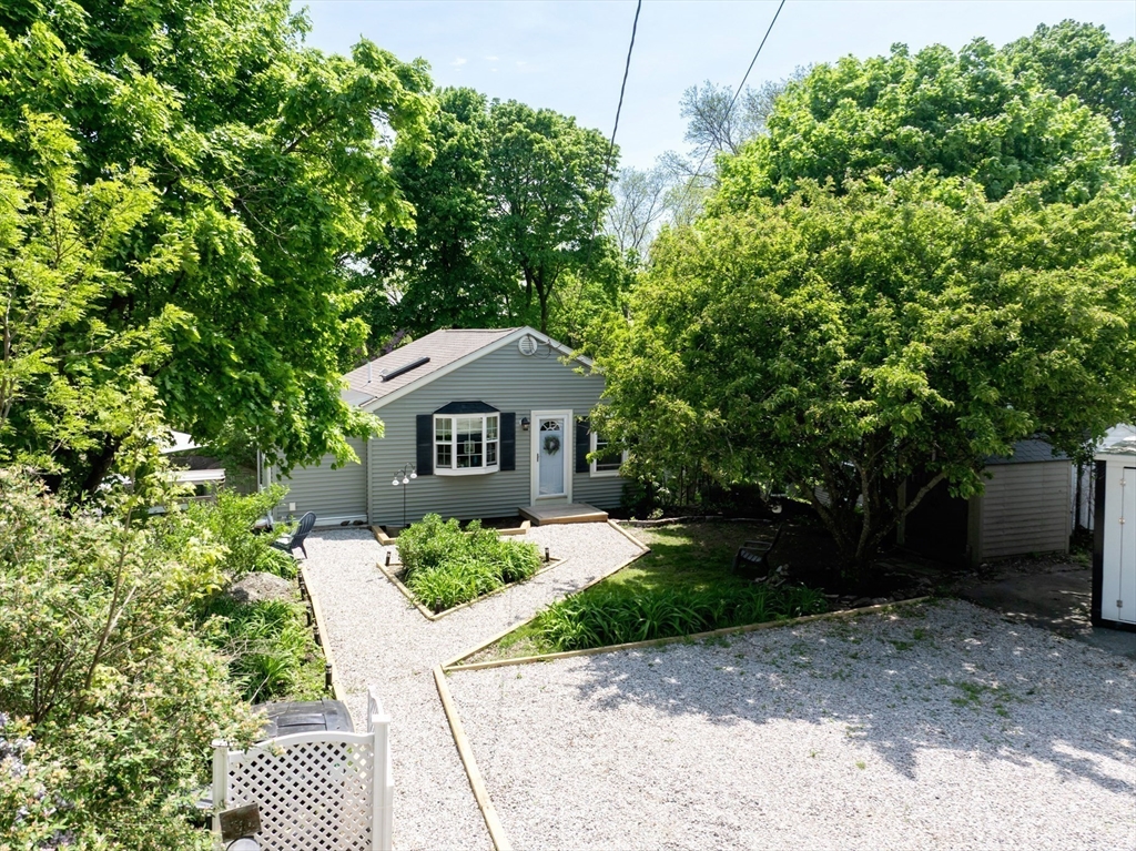 9 Shore Garden Rd