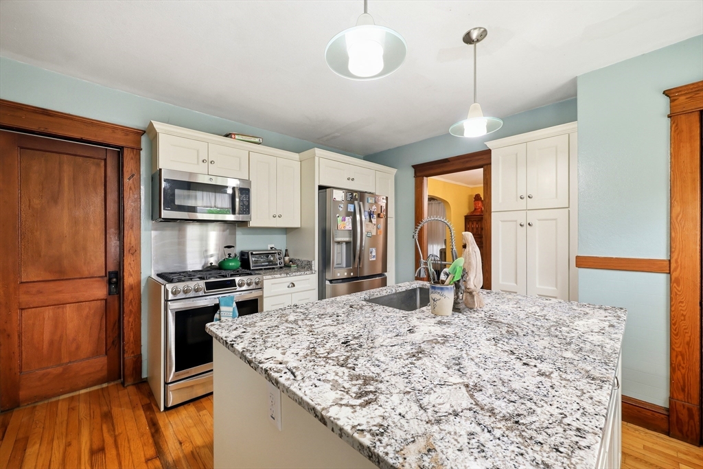 39 Claremont Ave