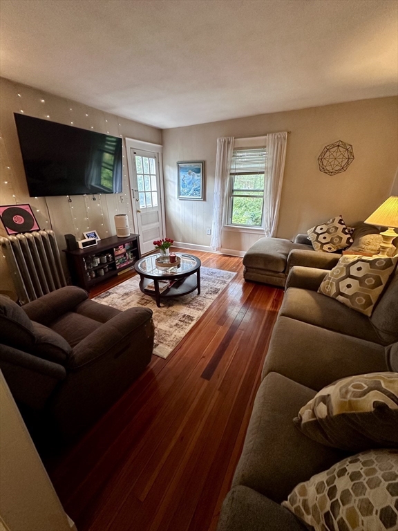 39 Davis Ave 2