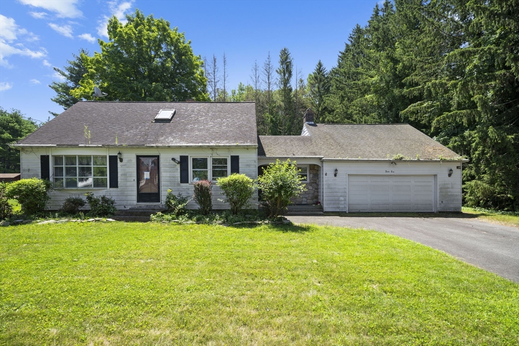 View Hampden, MA 01036 property