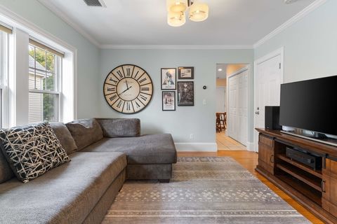 15 Banks St 4 Waltham MA 02451