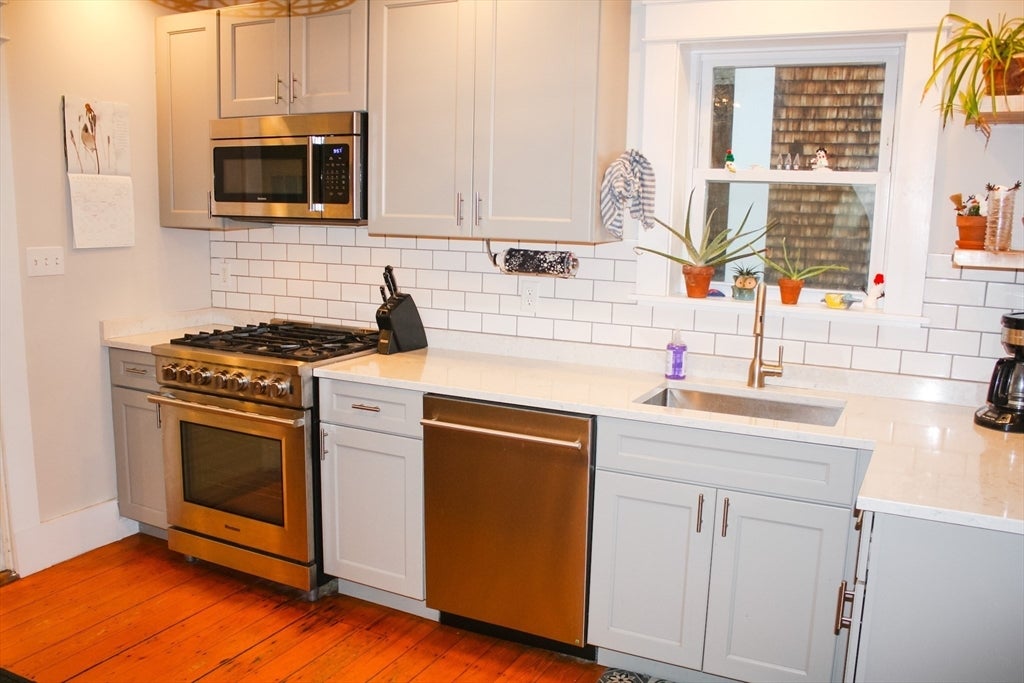 24 Desmond Ave #C, Manchester, MA, 24 Desmond Ave #C, Manchester, MA Photo #3