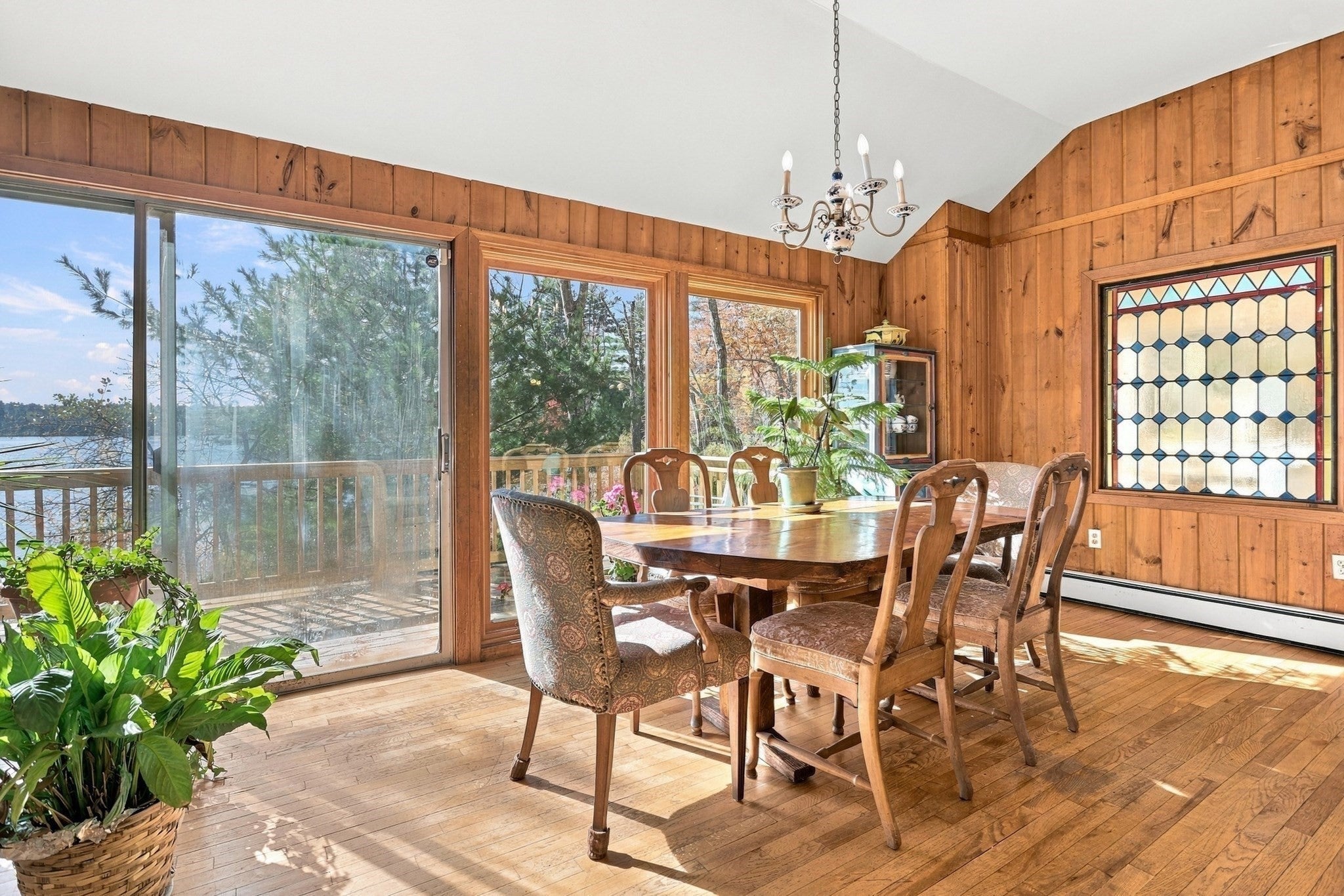 716 Martins Pond Rd