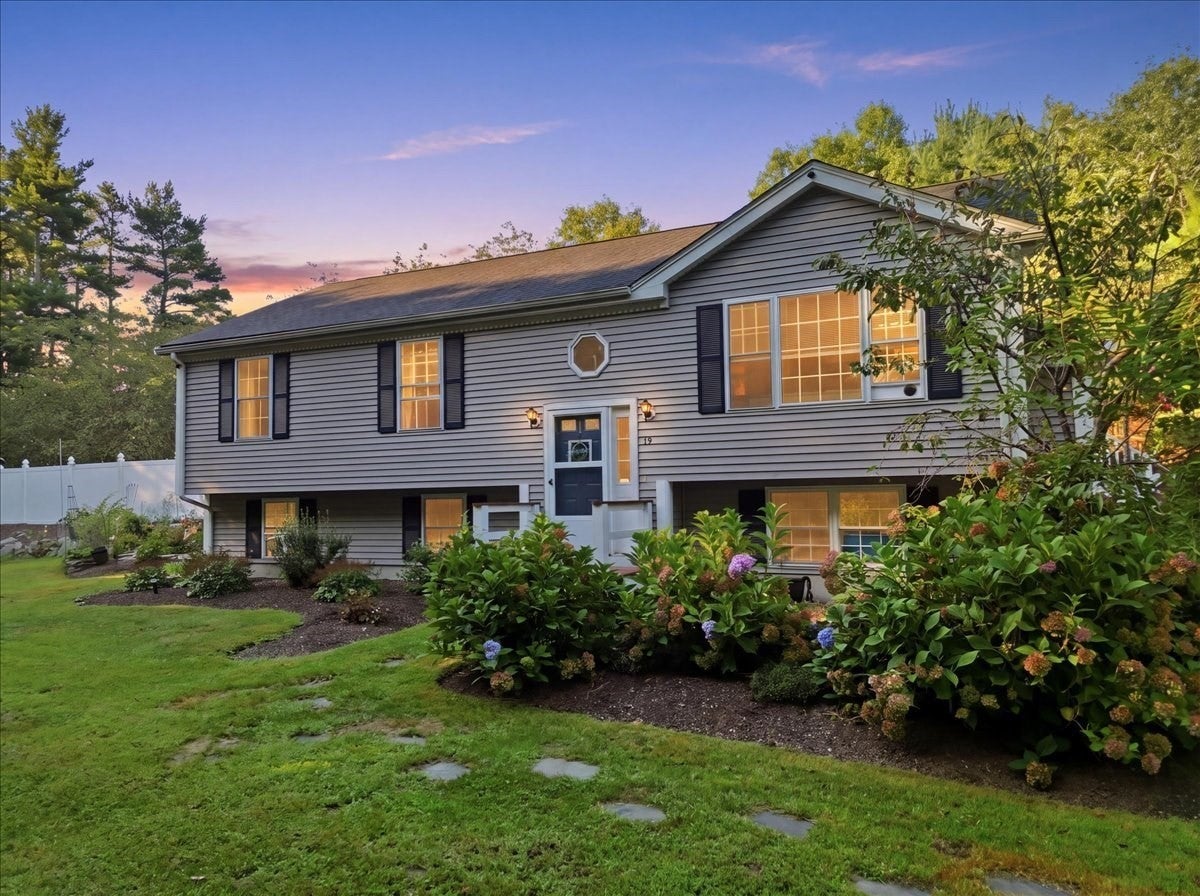 15 Old Center St, Middleboro, MA Photo #1