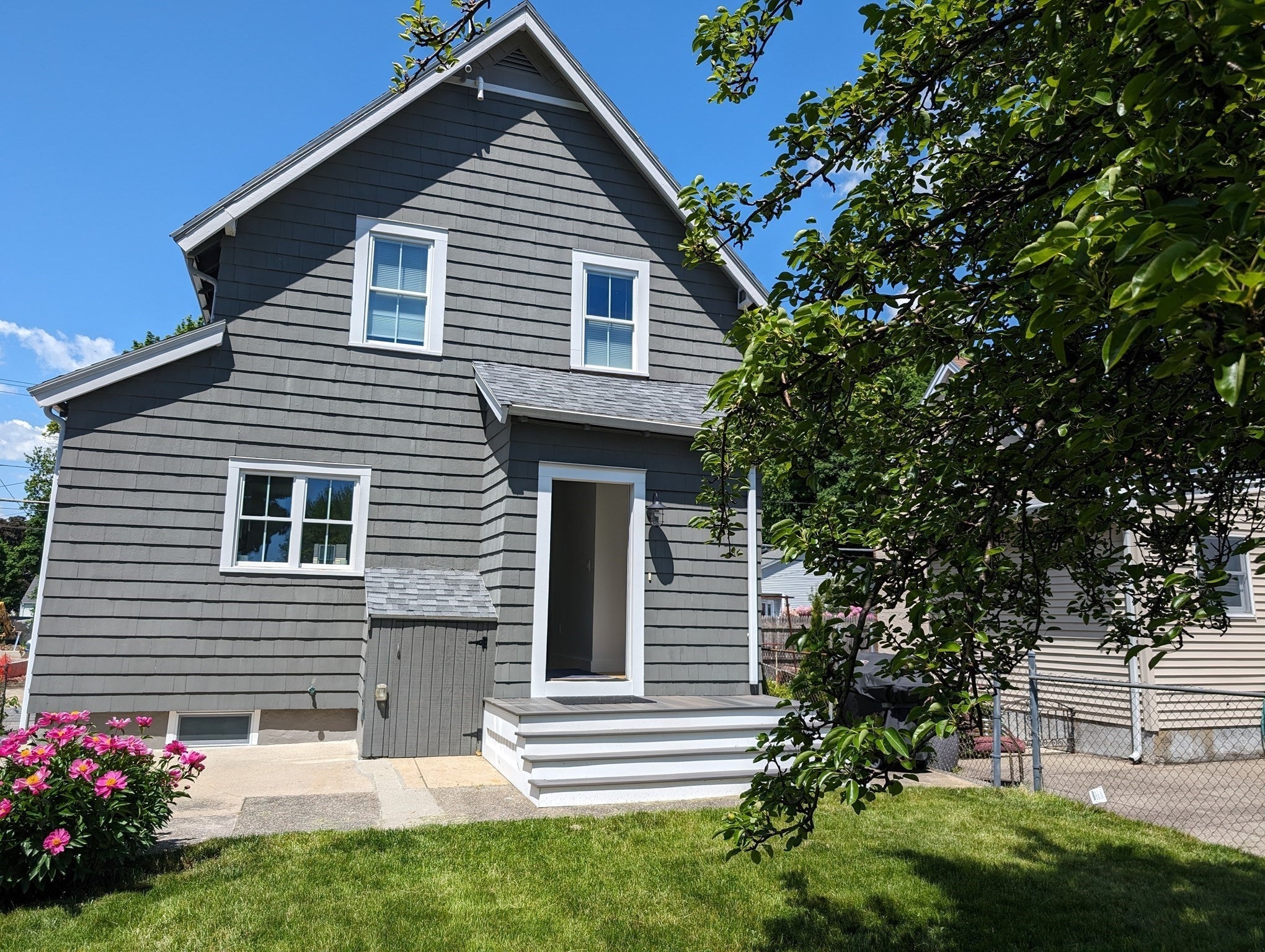 25 Spring St, Medford, MA Photo #28