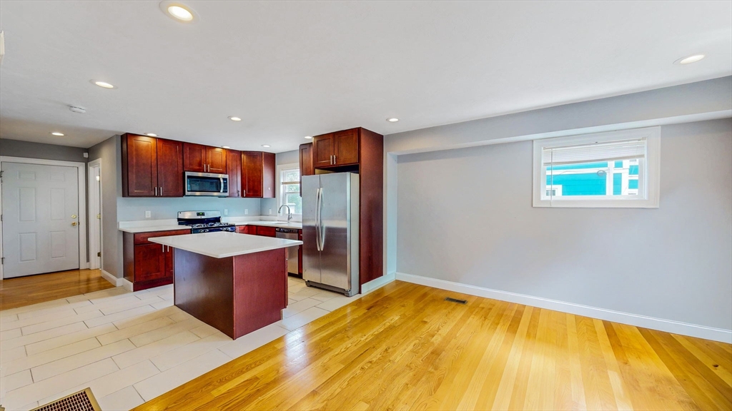 10-12 Rockledge St