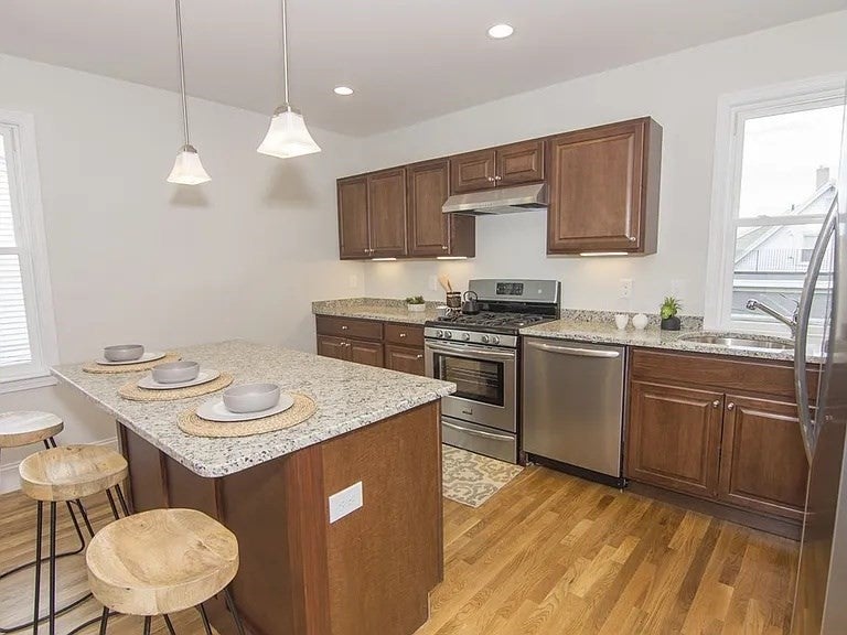 79 Thurston St #2, Somerville, MA, 79 Thurston St #2, Somerville, MA Photo #4