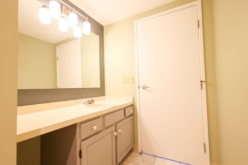200 Cove Way #1002, Quincy, MA Photo #28