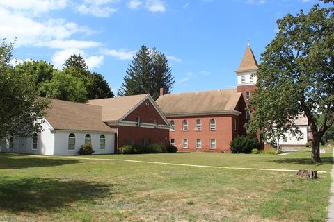 62 Cheney St Orange MA 01364