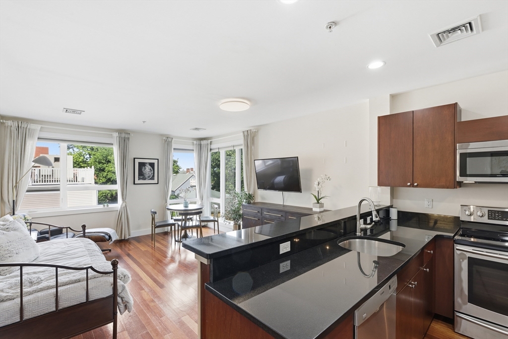 533 Cambridge Street 306