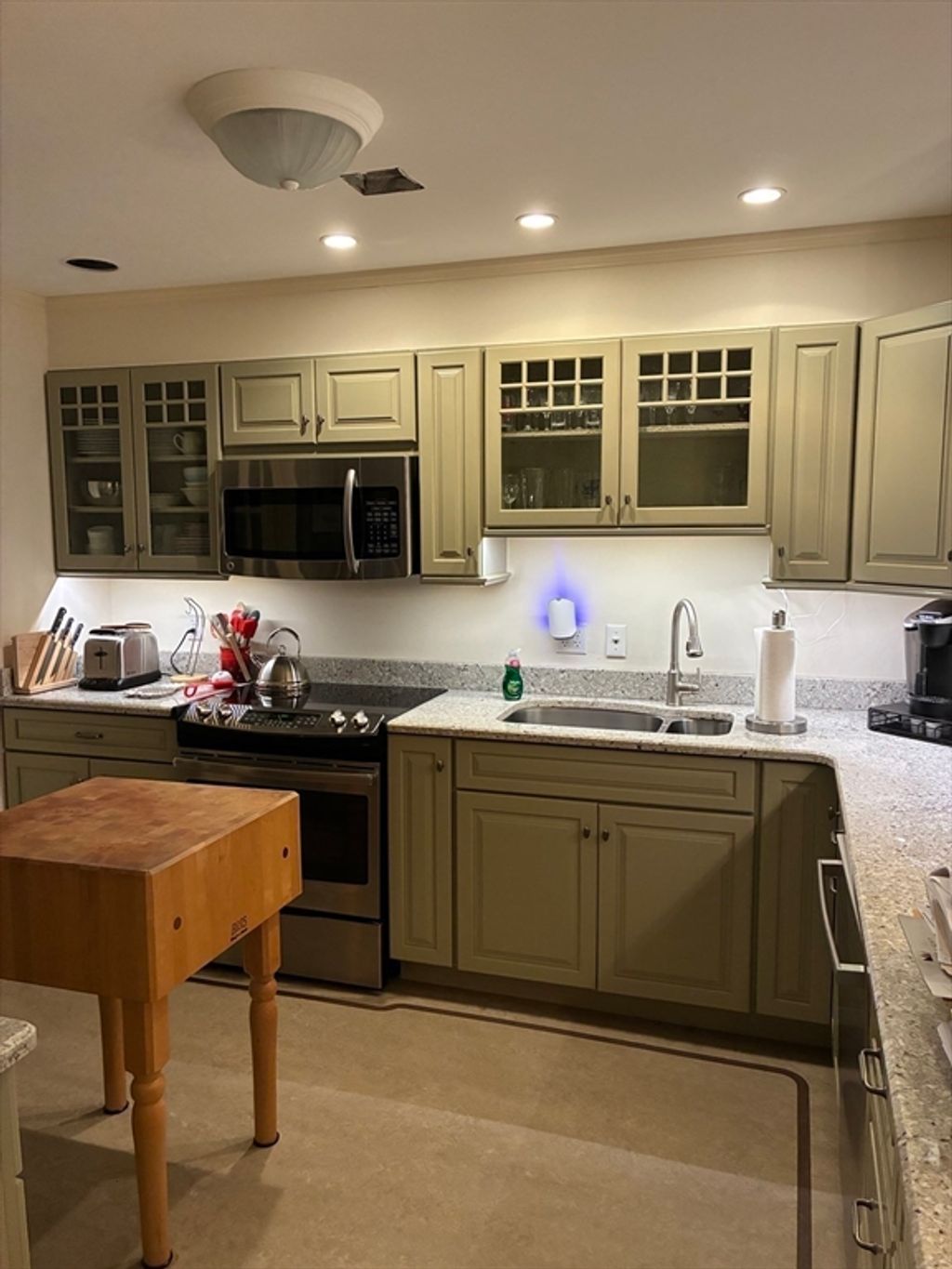 Photo of 306 Country Side Rd #306, Greenfield, MA 01301 (MLS # 73503749)