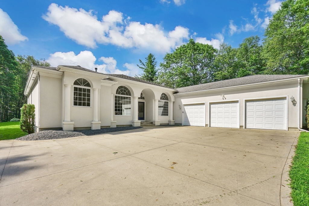 716 Woodland Way