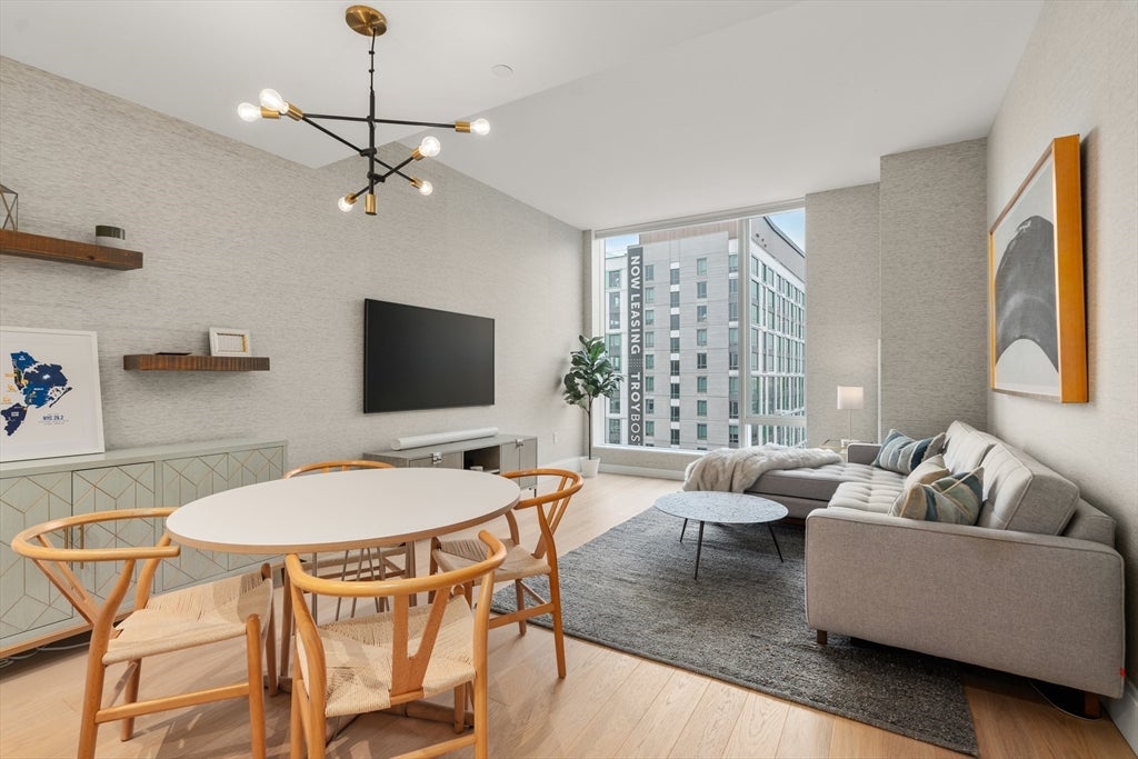 380 Harrison Ave Penthouse2M