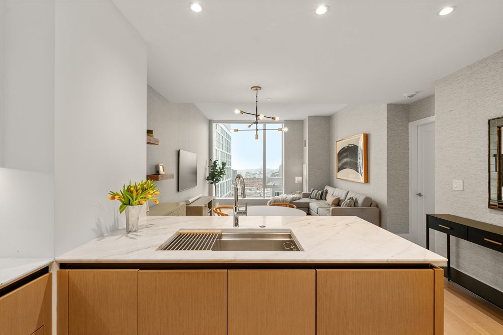 380 Harrison Ave Penthouse2M