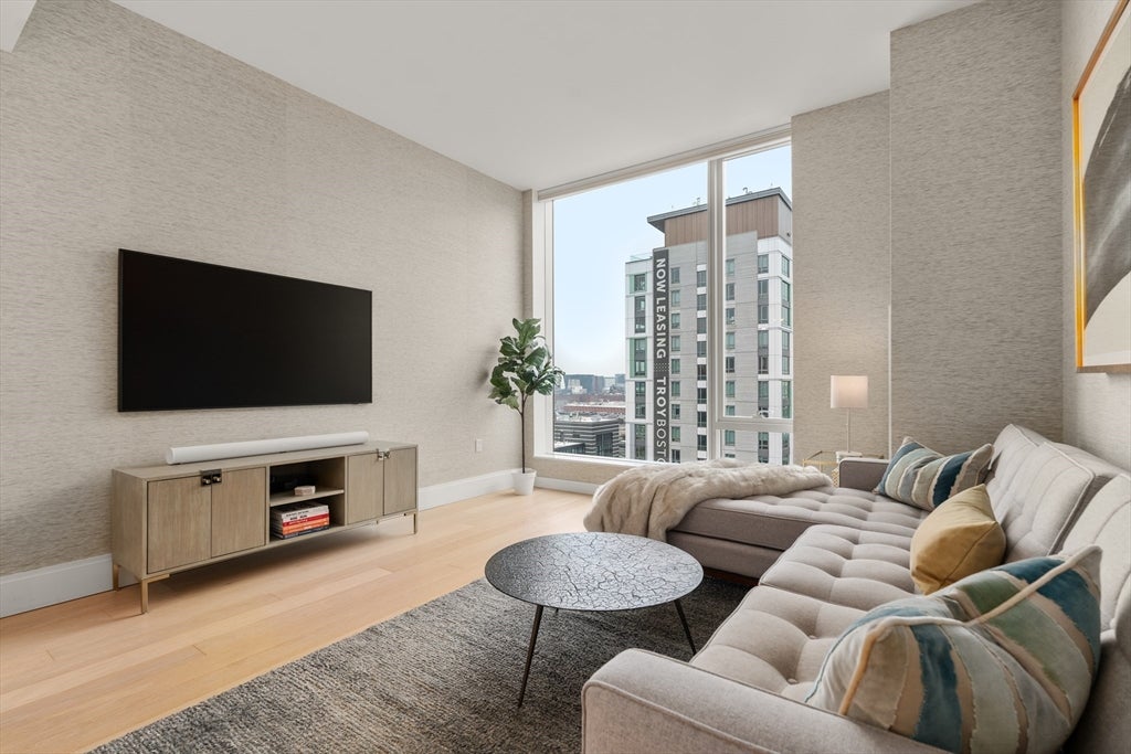 380 Harrison Ave Penthouse2M