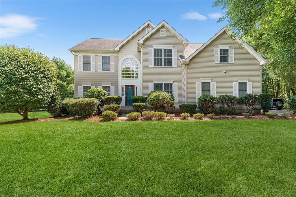 12 Matross Ln