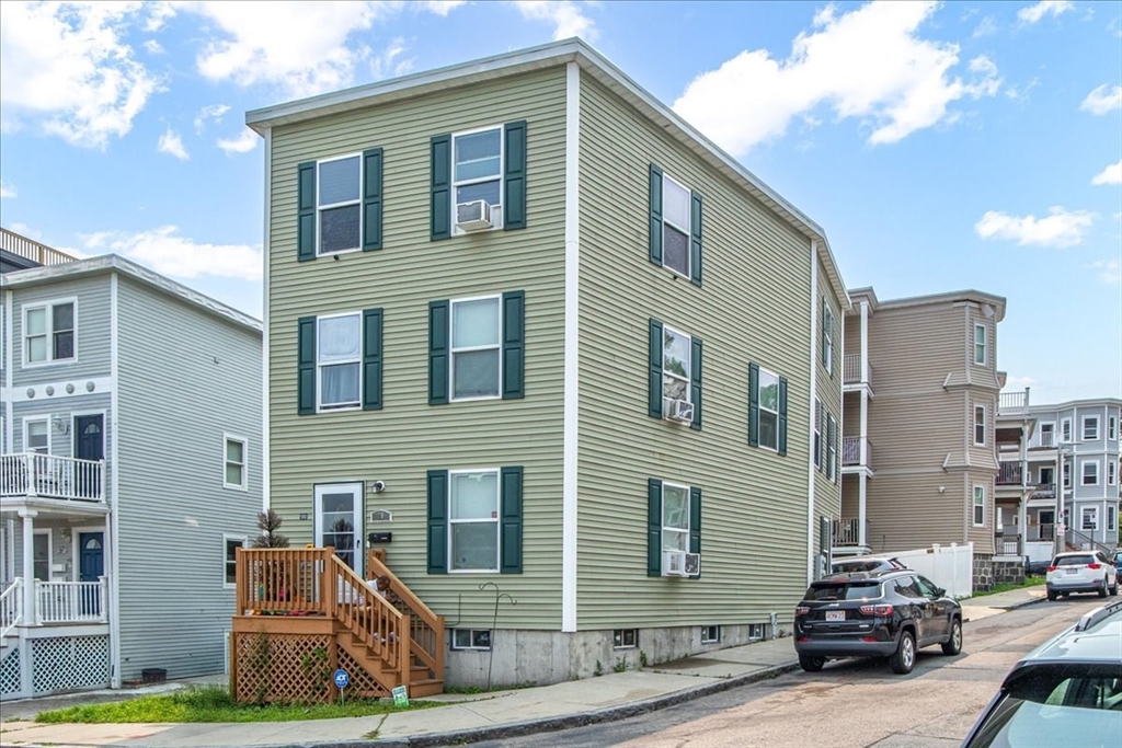20 Woodford St