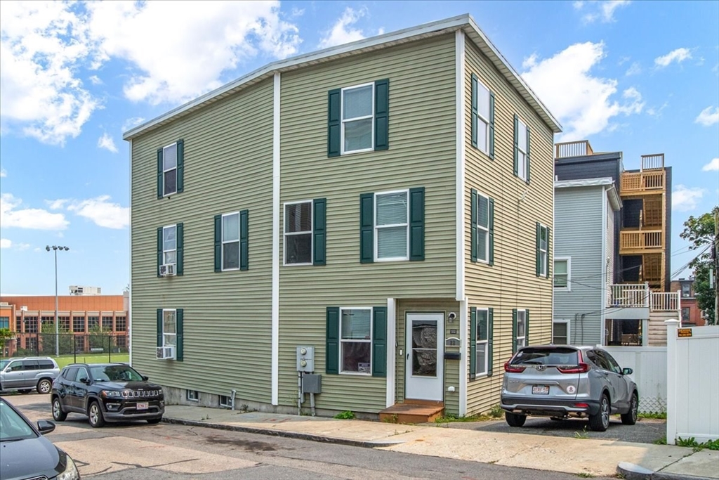 20 Woodford St