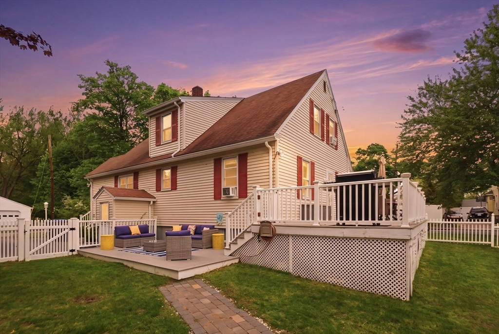 10 Gloucester St, Methuen, MA Photo #17