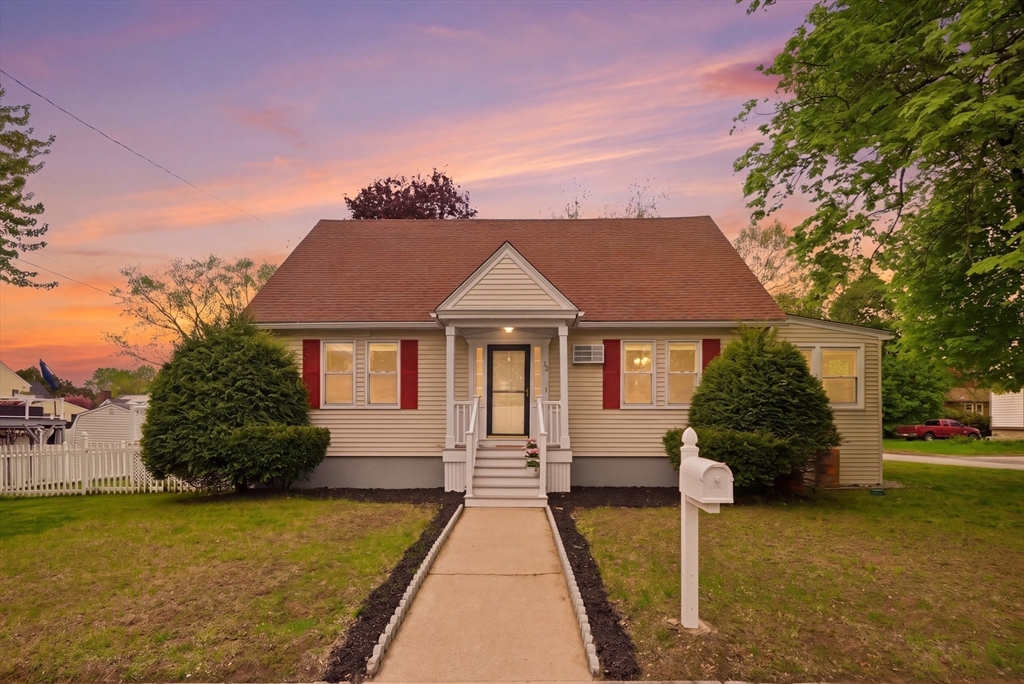 Photo of 10 Gloucester St, Methuen, MA