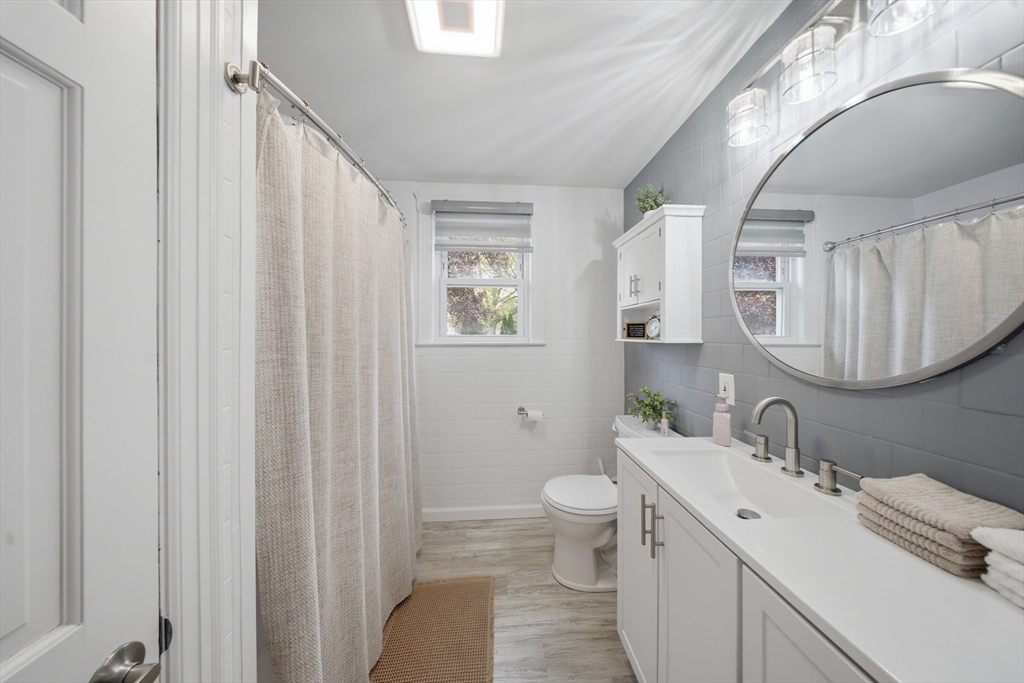 10 Gloucester St, Methuen, MA Photo #7