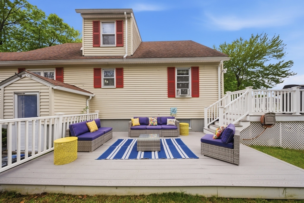 10 Gloucester St, Methuen, MA Photo #13