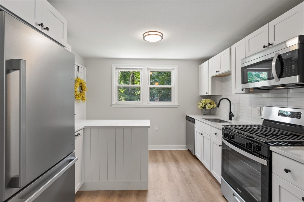 15 Genetti Street 15