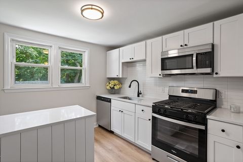 15 Genetti Street 15 Bedford MA 01730