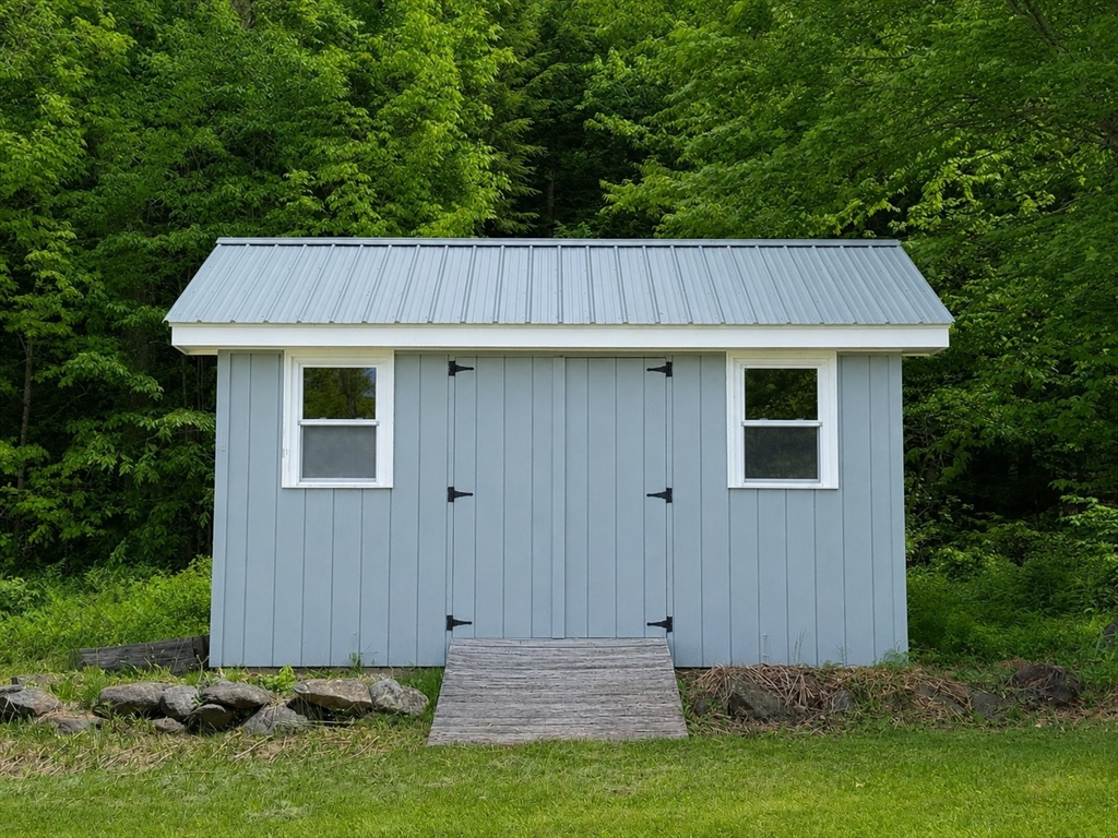 128 Spruce Corner Rd