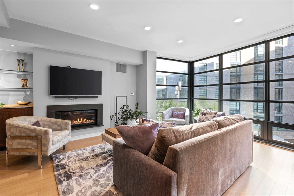 580 Washington St 4C