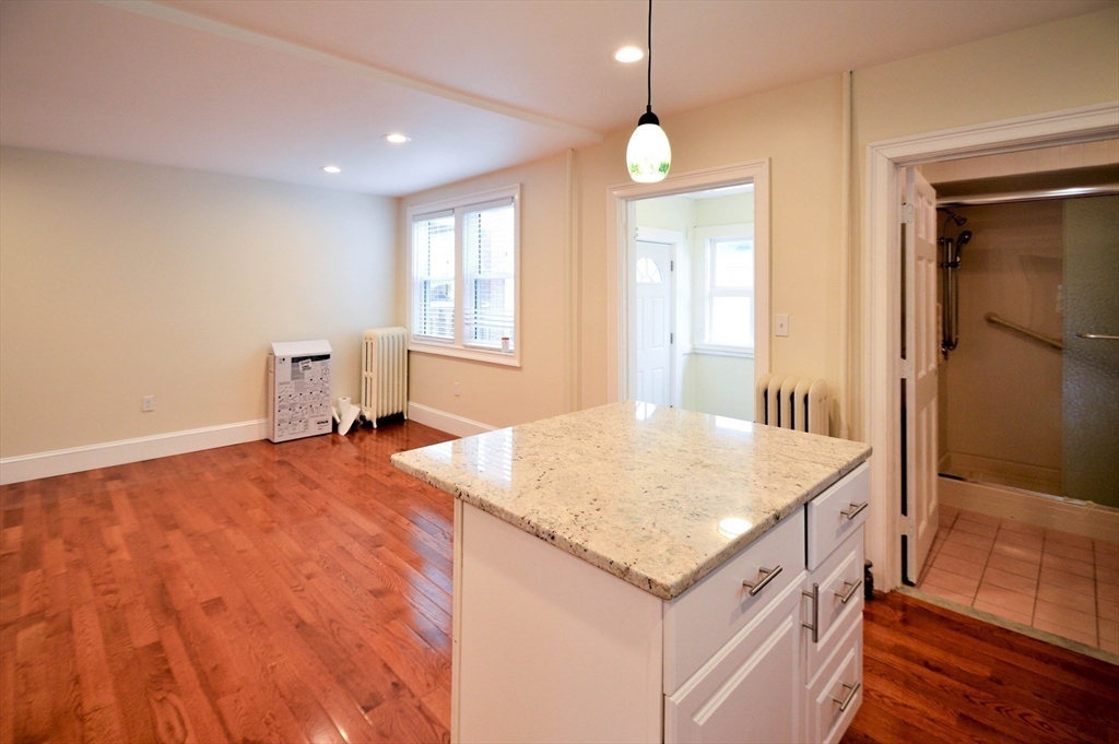 61 Shannon St