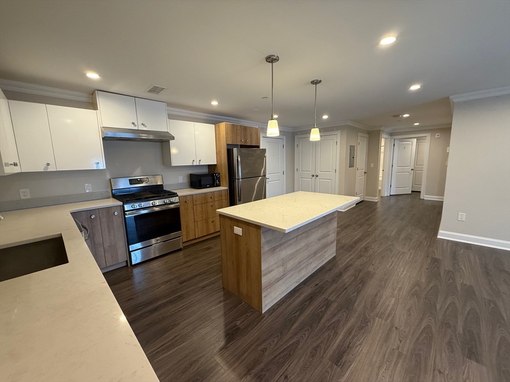 918 Providence Highway 405