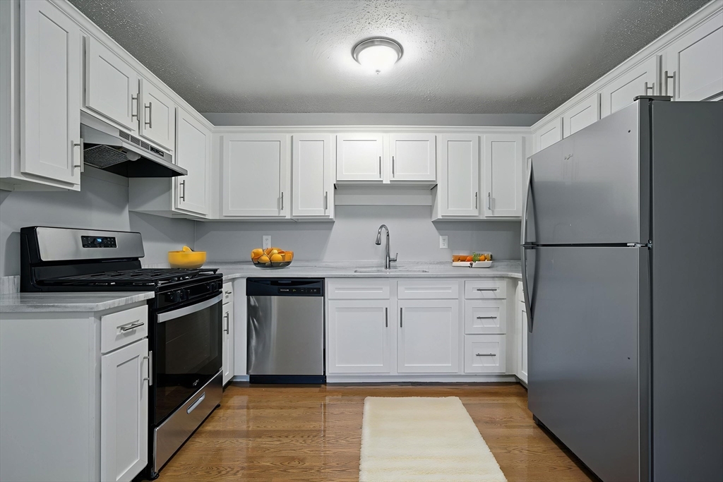 84 Tennis Plaza Rd 37