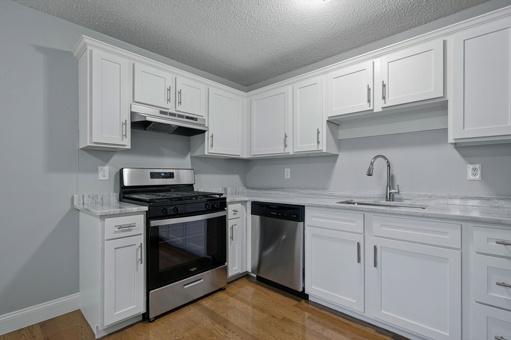 84 Tennis Plaza Rd 37