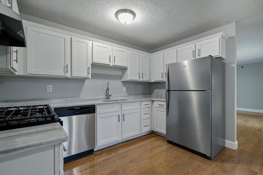 84 Tennis Plaza Rd 37