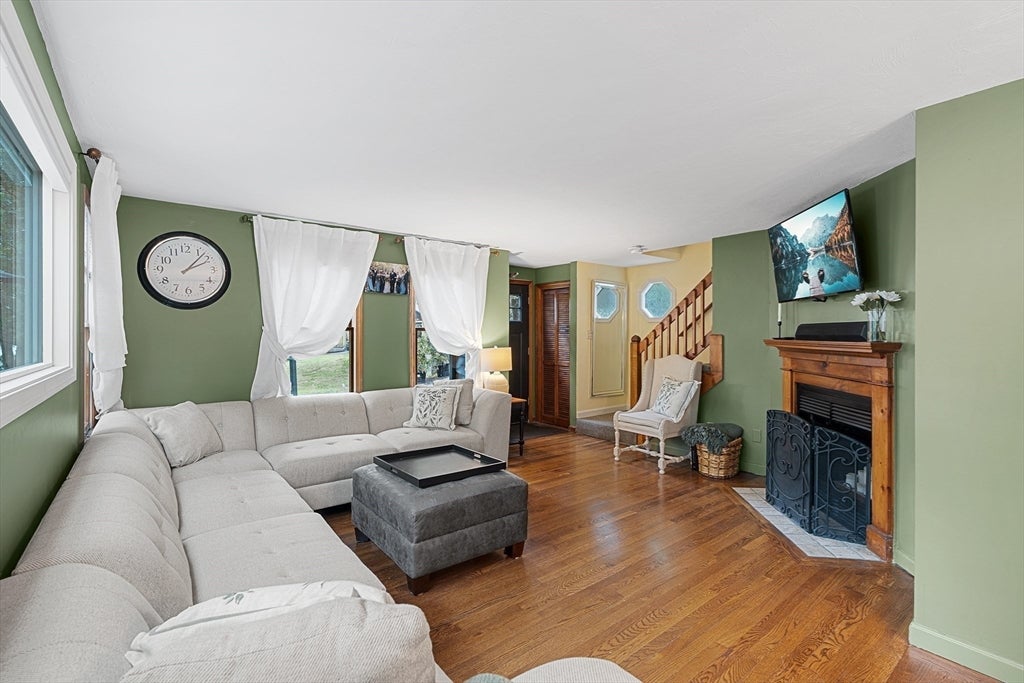 10 Marion Way, Pembroke, MA Photo #6