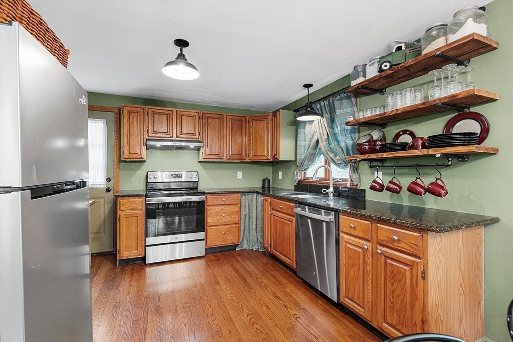 10 Marion Way, Pembroke, MA Photo #9