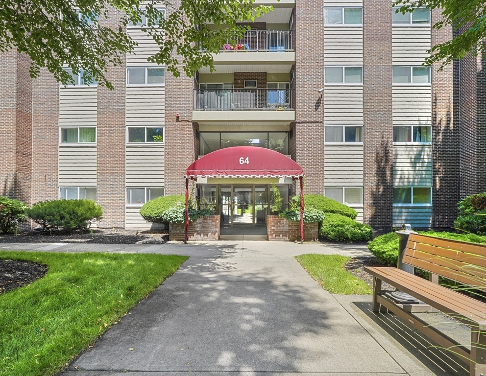 64 Main St 25B