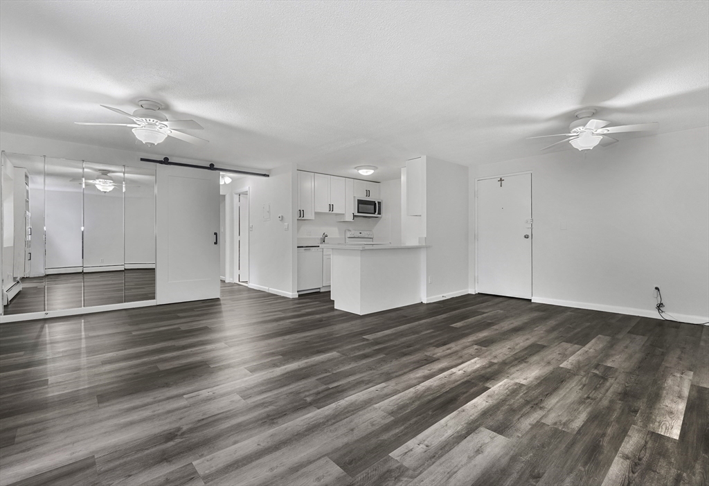 64 Main St 25B
