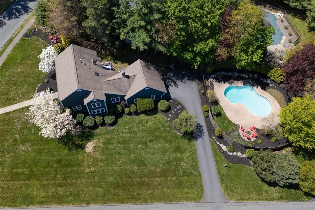 215 Rolling Meadow Dr, Holliston, MA Photo #34