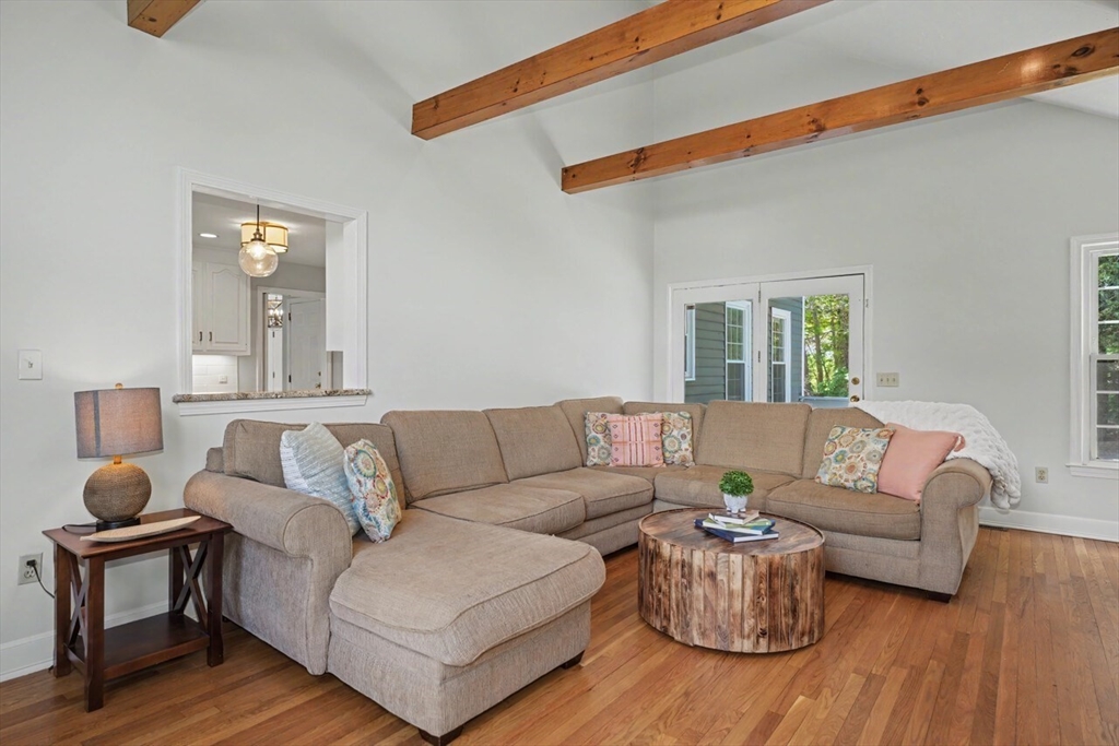 215 Rolling Meadow Dr, Holliston, MA Photo #12