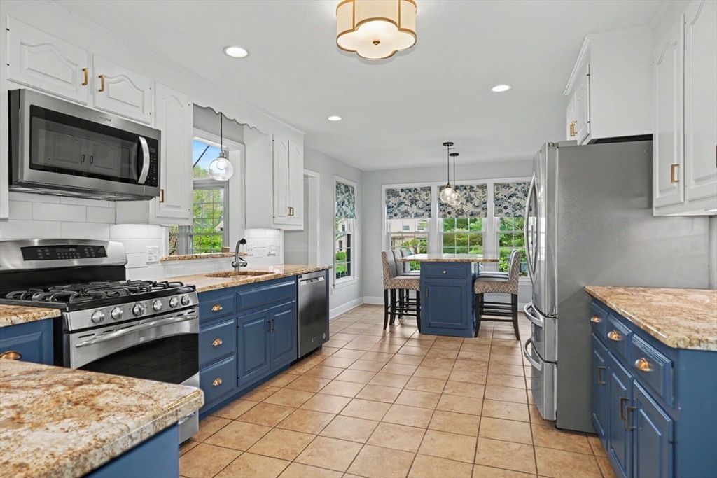 215 Rolling Meadow Dr, Holliston, MA Photo #3