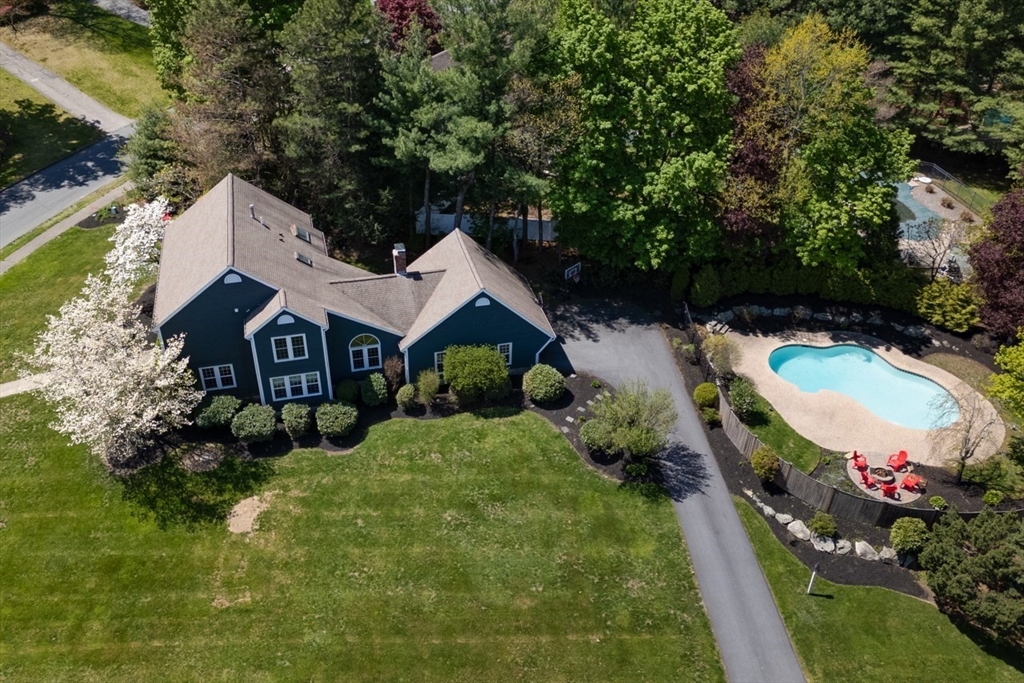 215 Rolling Meadow Dr, Holliston, MA Photo #2
