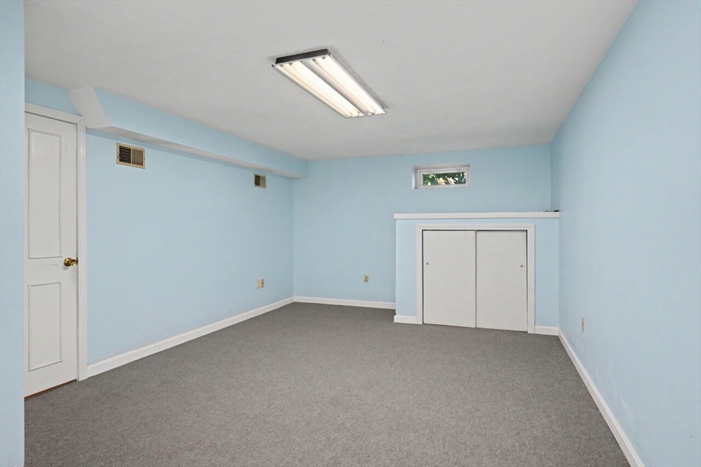 215 Rolling Meadow Dr, Holliston, MA Photo #24