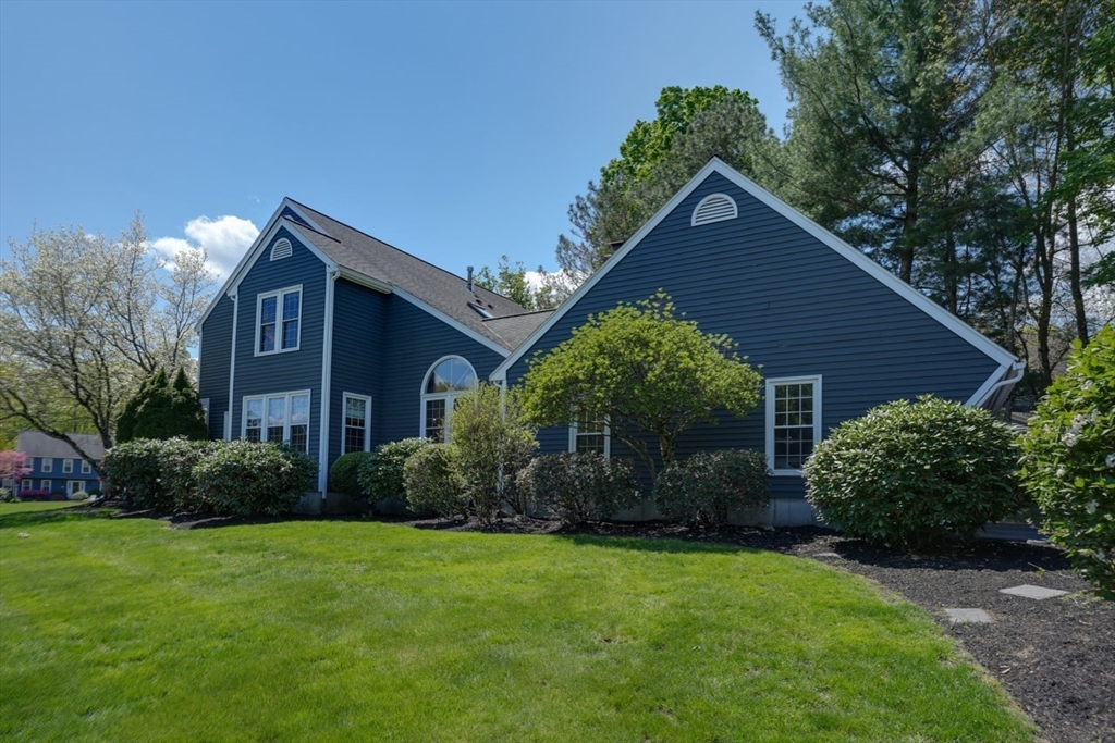 215 Rolling Meadow Dr, Holliston, MA Photo #27